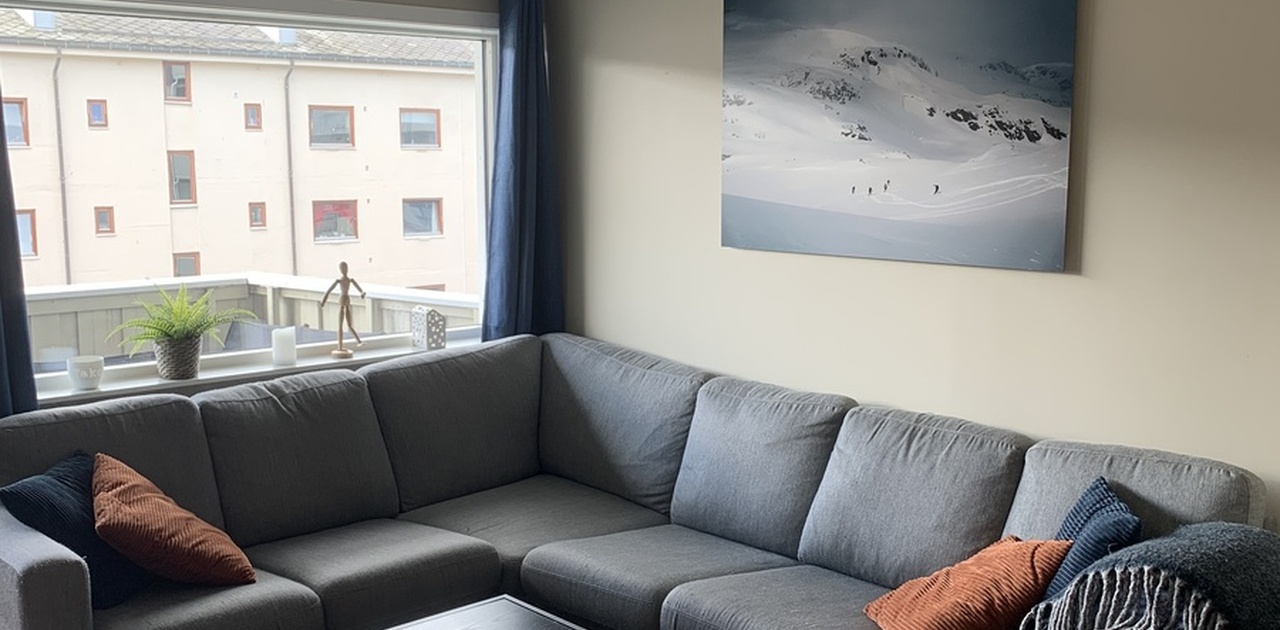 Praktisk og moderne kjøkken/stue løsning
