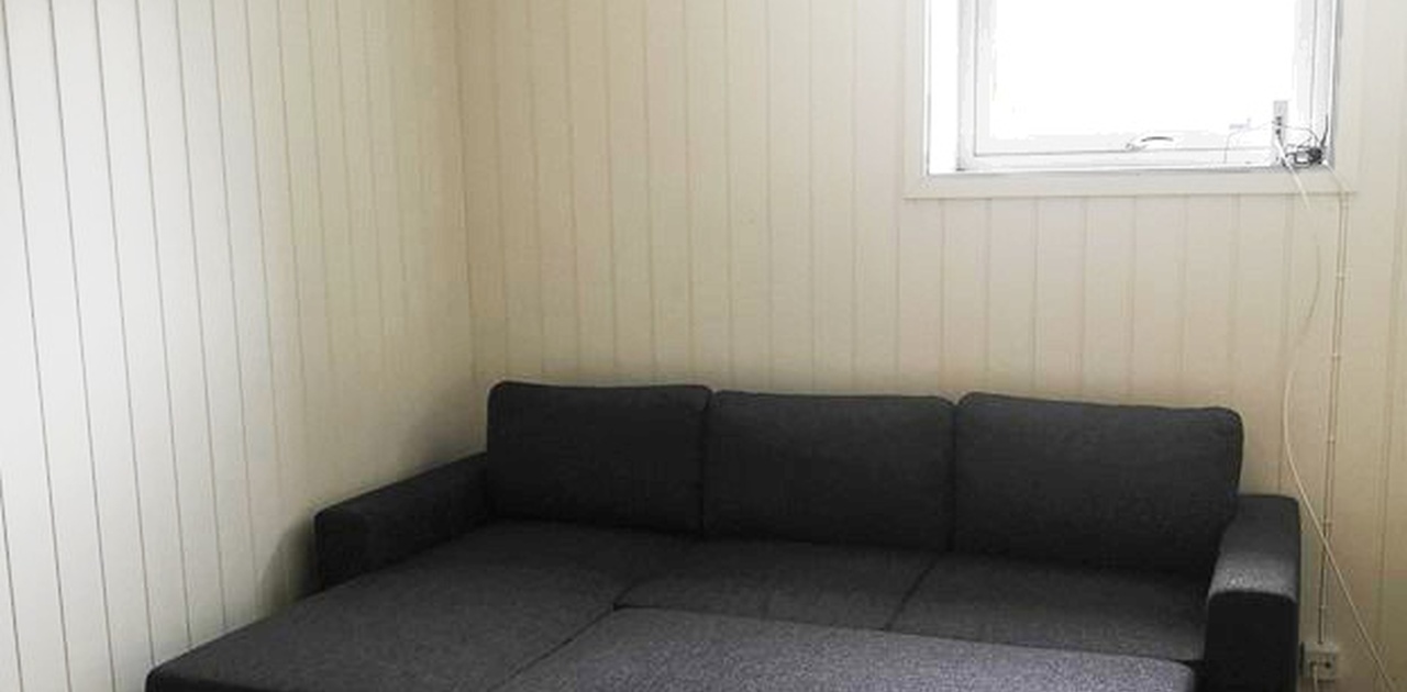 Sofa tilhører ikke hybelleiligheten.