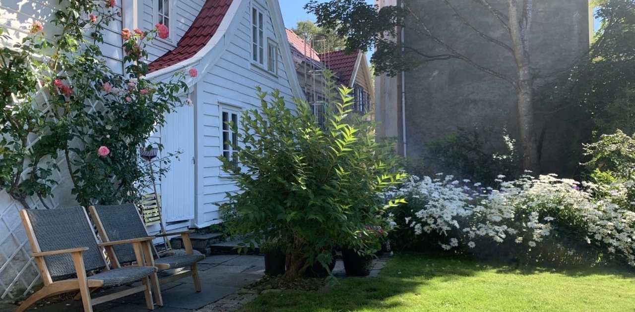 Huset, sett fra hagesiden