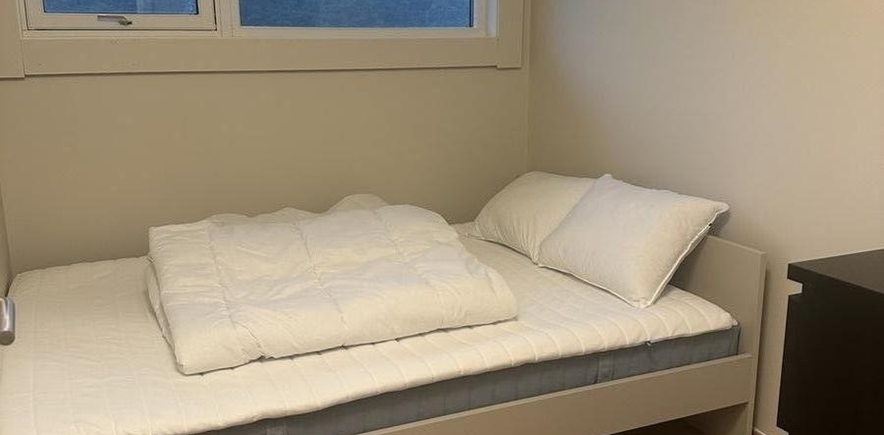 140*200cm seng på utleiesoverom