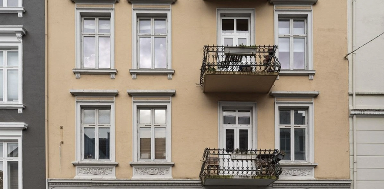 Leiligheten er i bygget 1. etg.