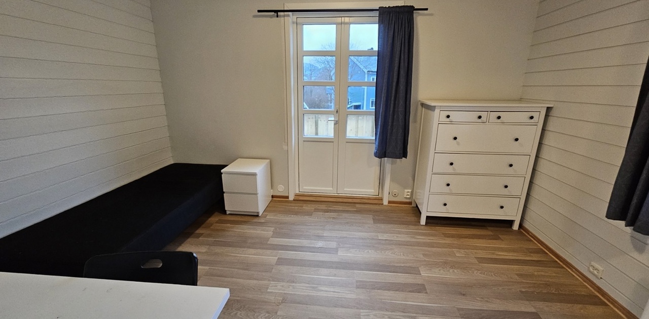Soverom 2, 2 etasje, med balkong