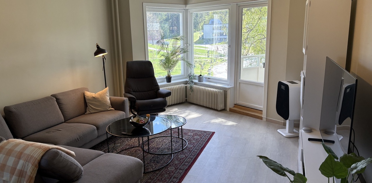 Lys stue/kjøkken