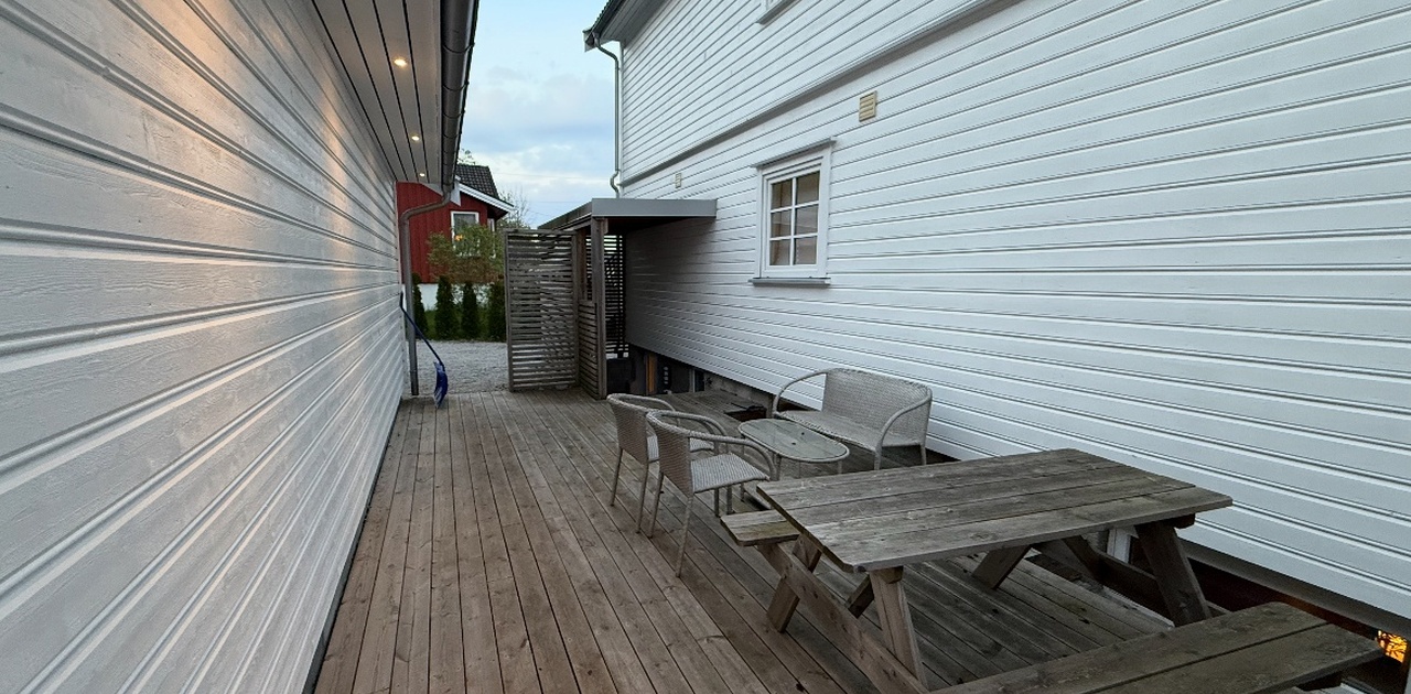 Terrasse som tilhører denne leilighet